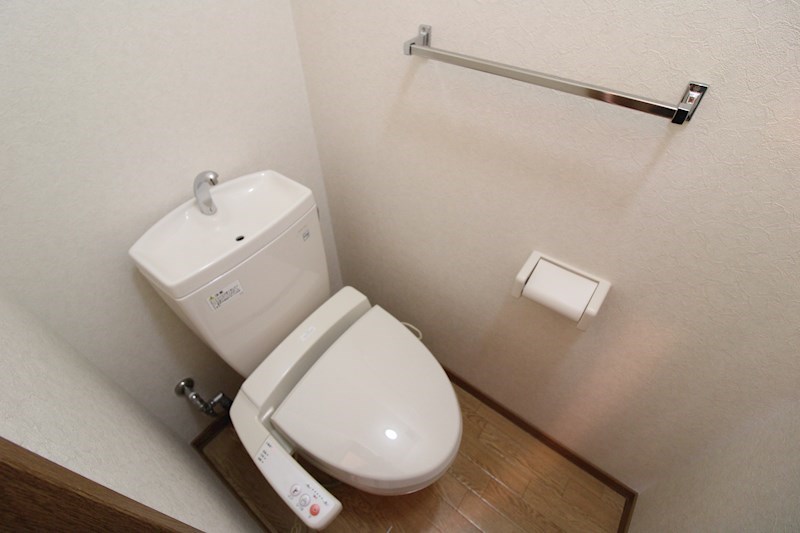 トイレ　別室の参考画像となります。