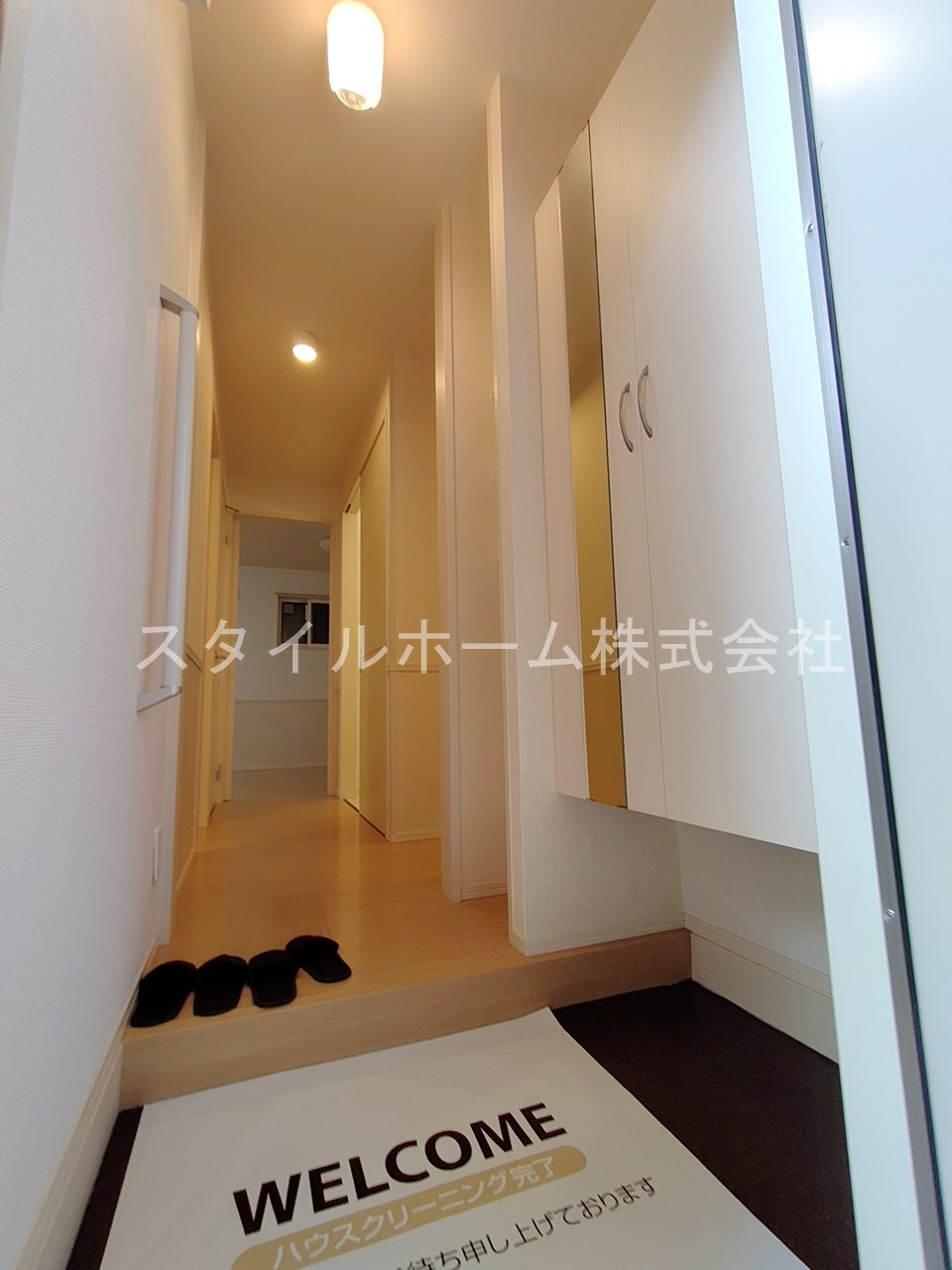 玄関　別部屋写真です。