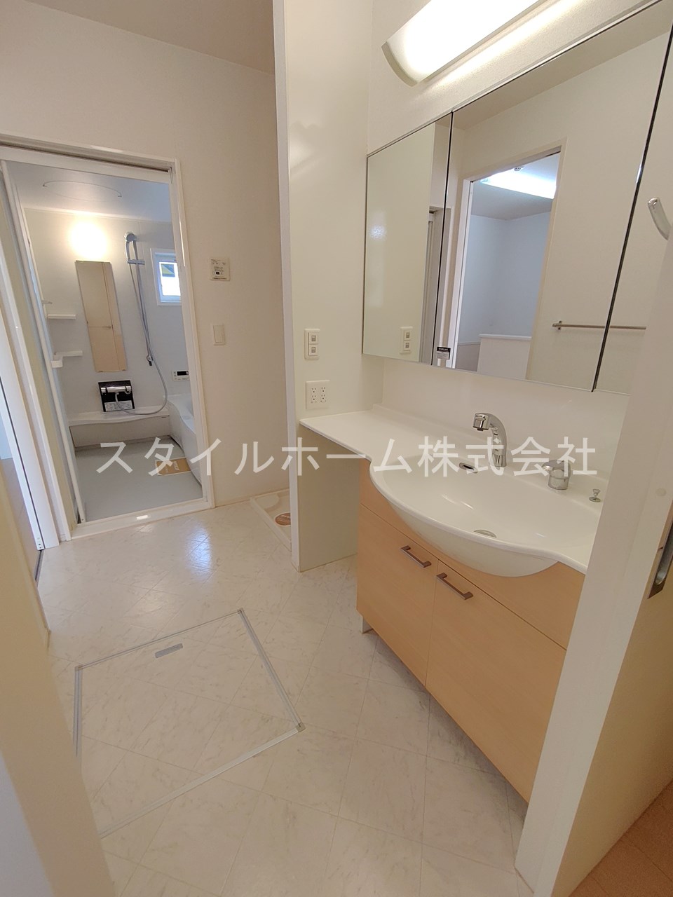 洗面設備　別部屋写真です。