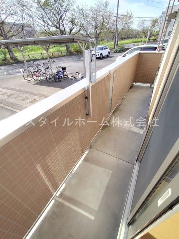 バルコニー　別部屋写真です。