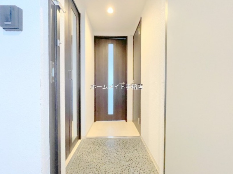 玄関　玄関スペース、シューズボックス付きです♪