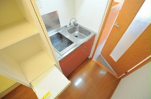 キッチン　※同タイプ代表写真となり設備仕様は一部異なる場合があります。