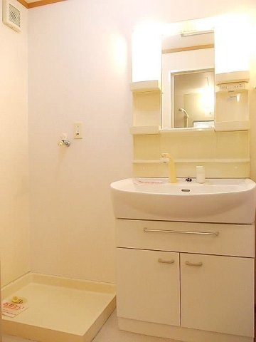 洗面設備　使いやすい洗面所です