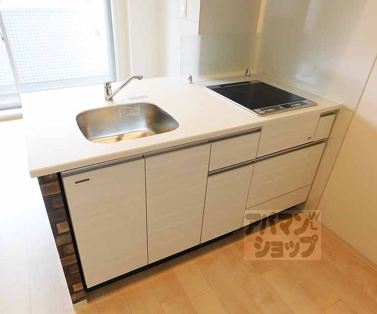 キッチン　清潔感のあるキッチンですね！