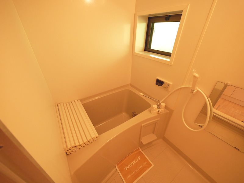 バス・シャワールーム　シャワー・追い焚き給湯