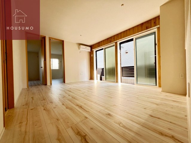 居室・リビング　こちらのリビングで趣味の時間をお楽しみください