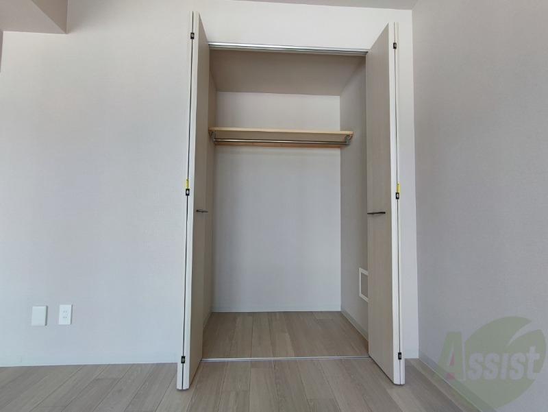 収納　寝室の収納です。部屋がすっきり片付きます。