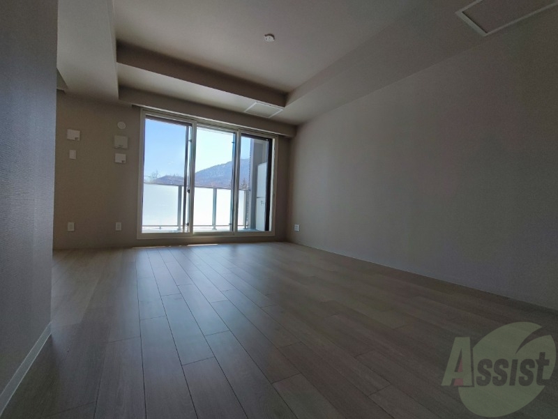 居室・リビング　広くてキレイなお部屋が広がっていて、充実した生活が送れそう。