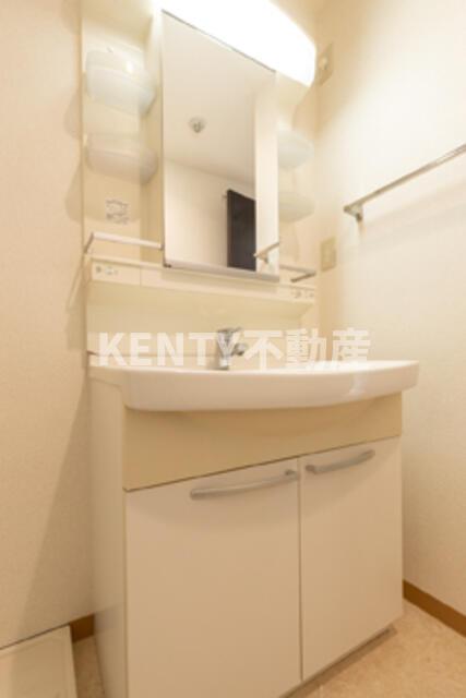 洗面設備　コンパクトで使いやすい洗面所