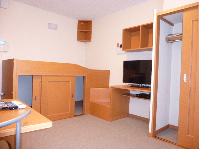 居室・リビング　同タイプ物件の為、形状や間取寸法、色調等が実際とは異なります