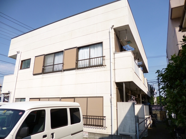 建物外観　2階建てです♪