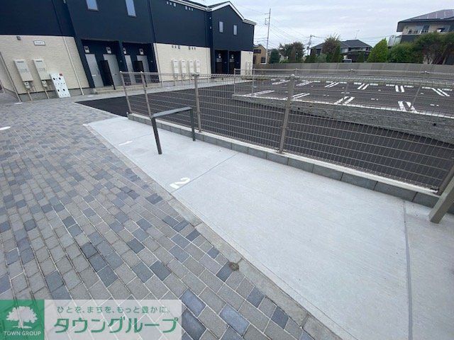 エントランス　駐車場