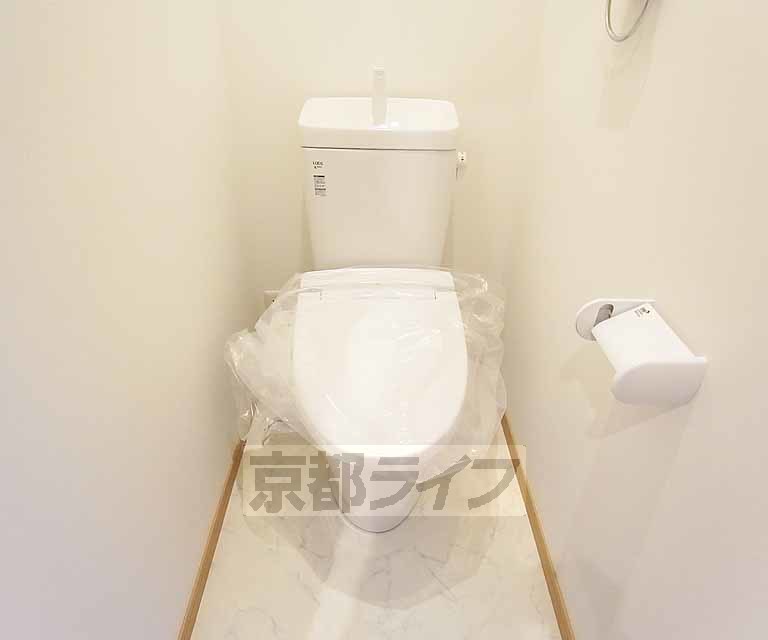 トイレ　ウォシュレット付きです。