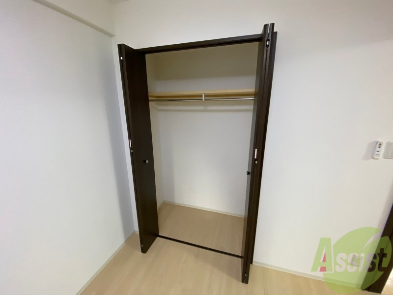 収納　クローゼットは奥行きもあり、荷物が多い方でも安心です。