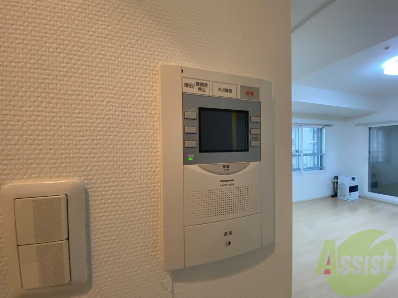 セキュリティ　ＴＶモニター付インターホンです。来客者の顔が見えるので安心！