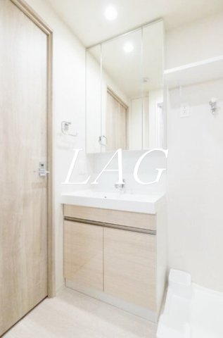 洗面設備　独立洗面台です。