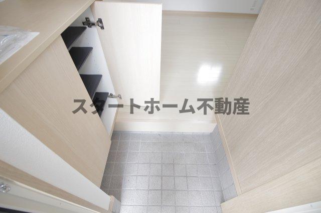 玄関　同タイプのお部屋です