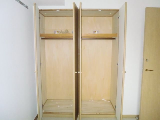 その他設備　★収納は便利なクローゼットです★