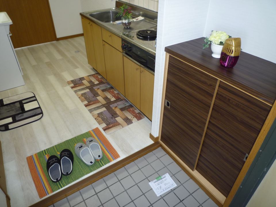 玄関　☆シューズＢＯＸは十分収納できます☆