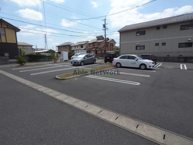 駐車場　駐車場