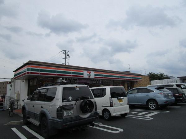 コンビニ　セブンイレブン草津野路店（コンビニ）まで1120m