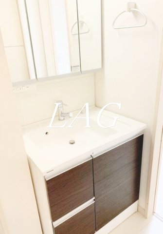 洗面設備　独立洗面台です。