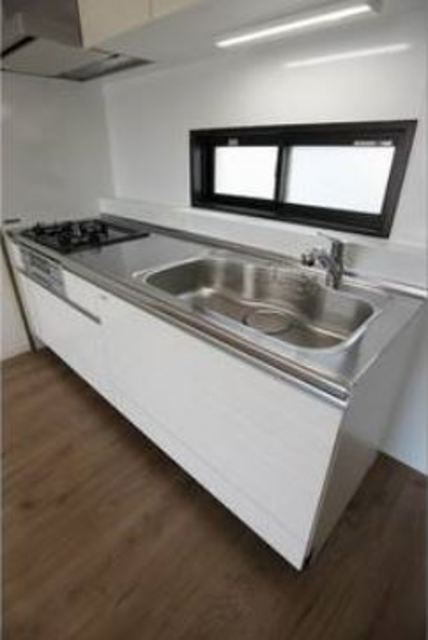 キッチン　※入居中の為別部屋写真使用現状優先