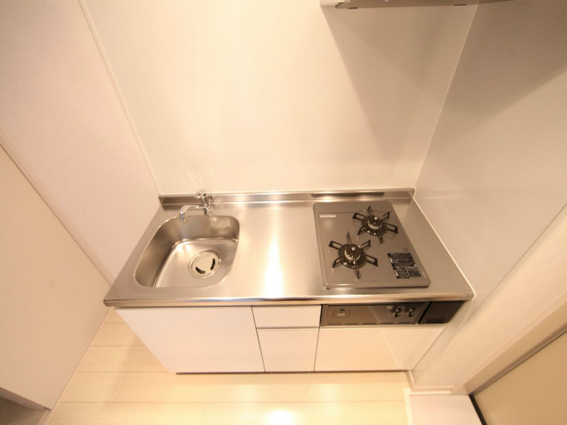 キッチン　システムキッチン（ガス2口）冷蔵庫・レンジご用意できます