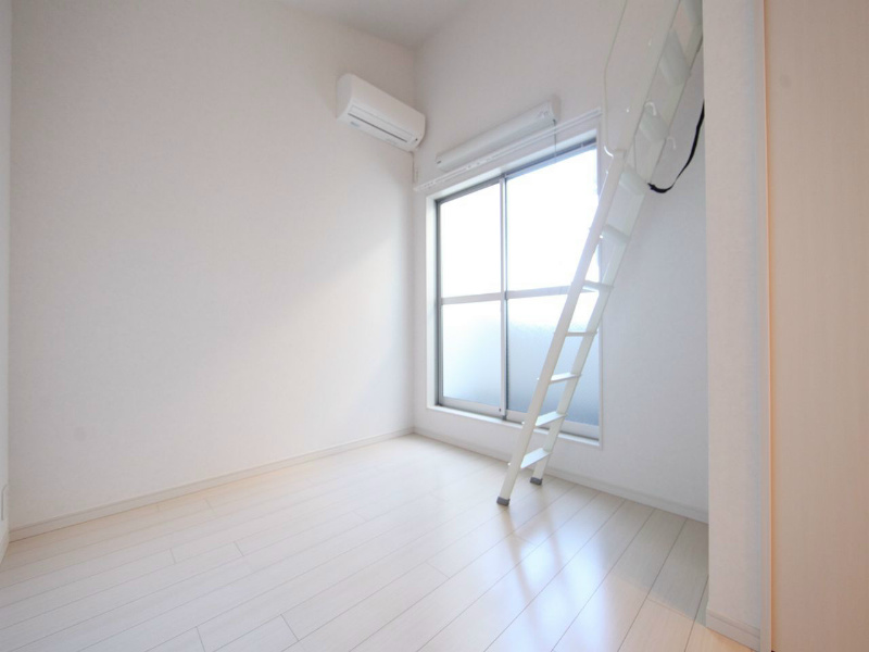 バルコニー　洋室8帖　ロフト5.1帖（収納としてもお部屋としても使えます