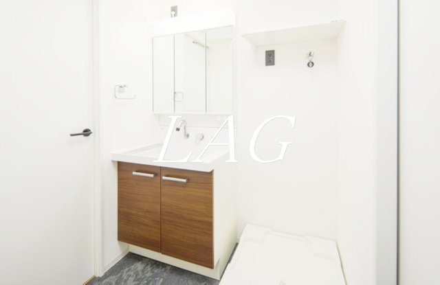 洗面設備　独立洗面台です。