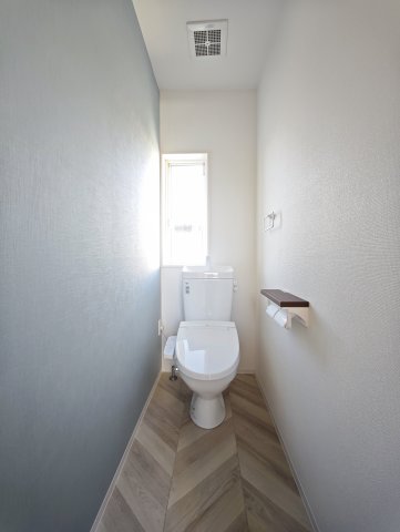 トイレ　２Ｆシャワートイレ