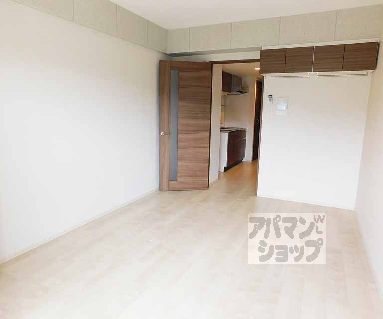 居室・リビング　清潔感溢れる色合いです。