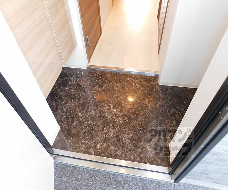 玄関　高級感溢れる玄関です。