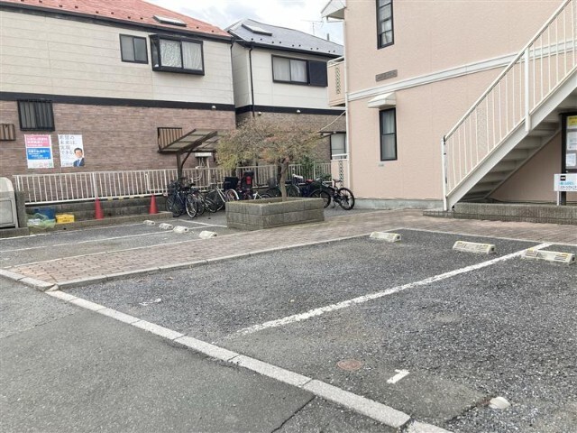 駐車場　平置き駐車場