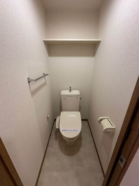 トイレ　トイレは温水洗浄便座付き♪人気のバストイレ別です♪トイレが独