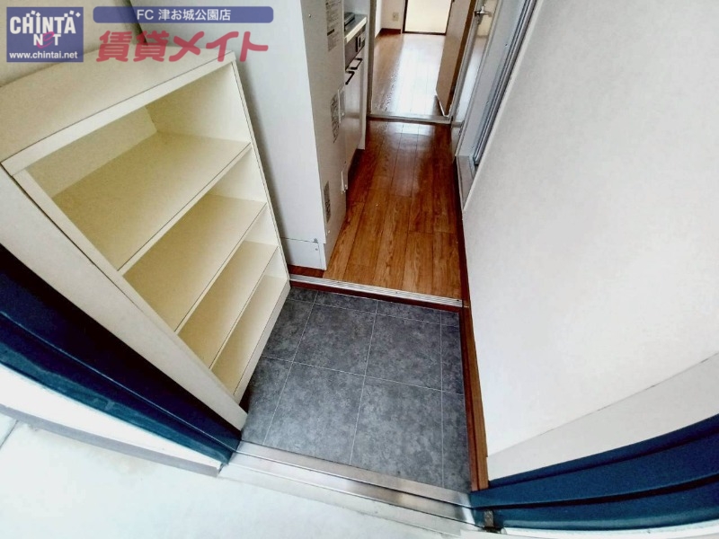 玄関　別部屋参考写真です