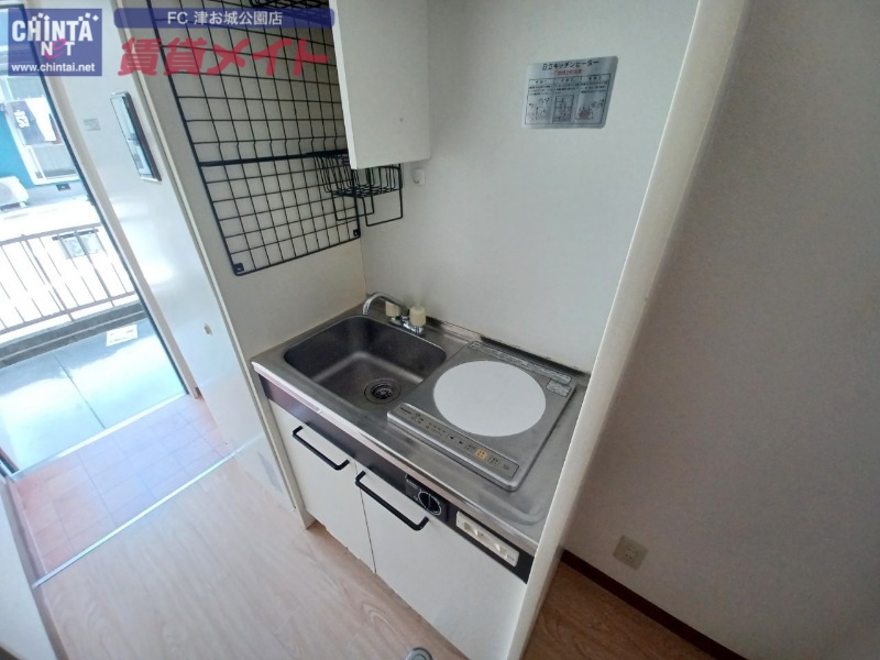 キッチン　別部屋参考写真です