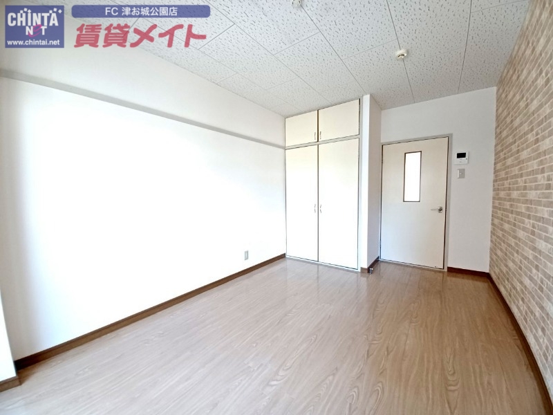 居室・リビング　別部屋参考写真です