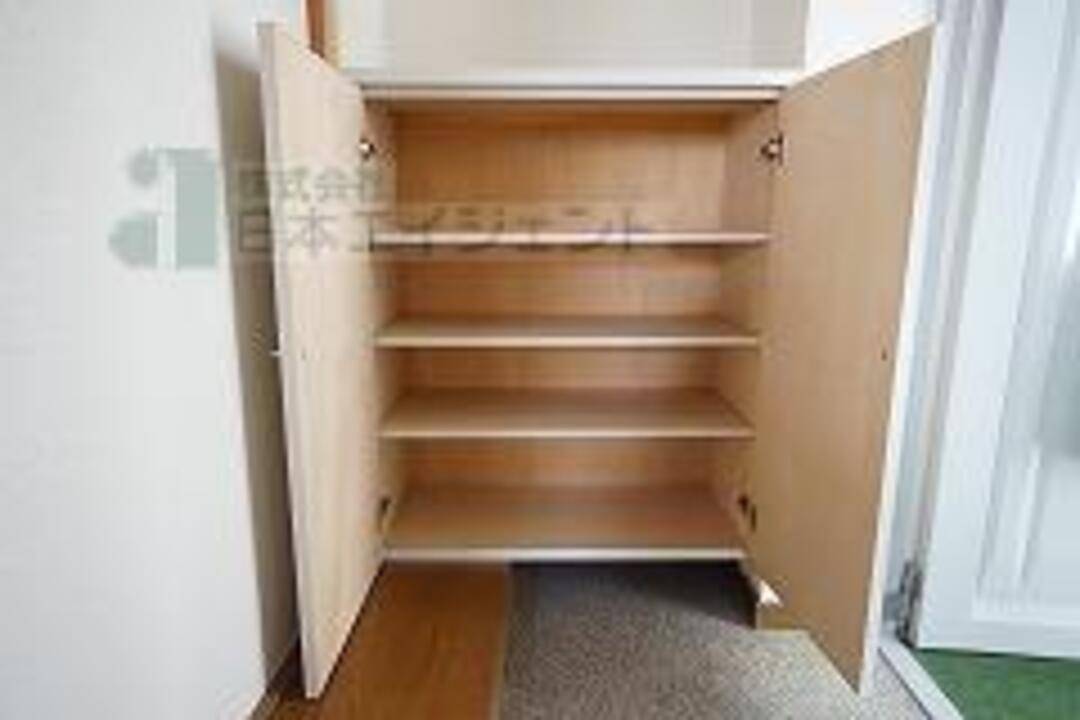 玄関　下駄箱