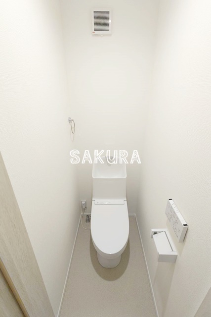 トイレ　嬉しい温水洗浄便座♪