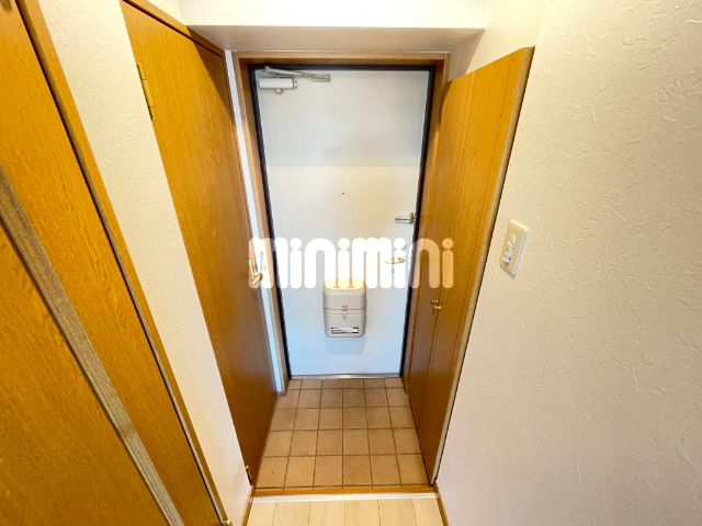 玄関　シューズボックス付き玄関です