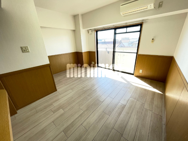 居室・リビング　カウンターキッチンの１Ｋです