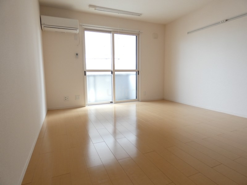 居室・リビング　※別のお部屋のお写真です。御参考までに。