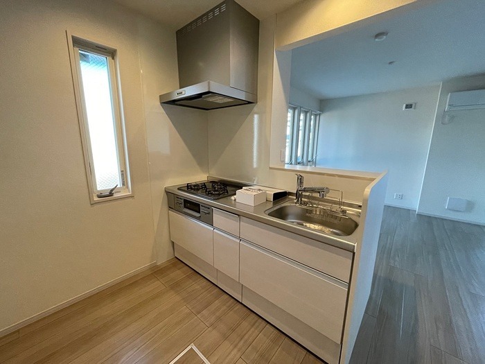 キッチン　3口コンロ・グリル付きです★