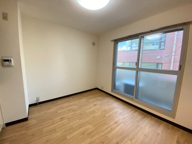 居室・リビング　６帖の居室です♪