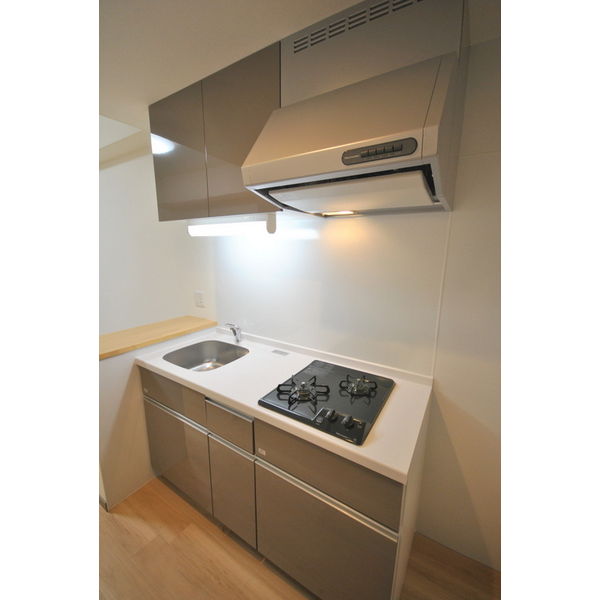 キッチン　2口コンロで広いキッチンです。