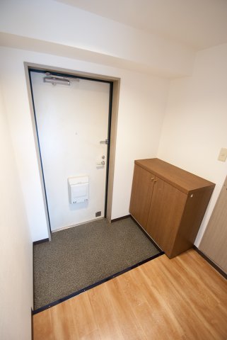 玄関　広めの玄関なのでゆったりしています(^^)／※同物件別部屋参