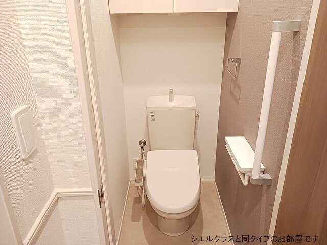 トイレ　落ち着いたトイレです
