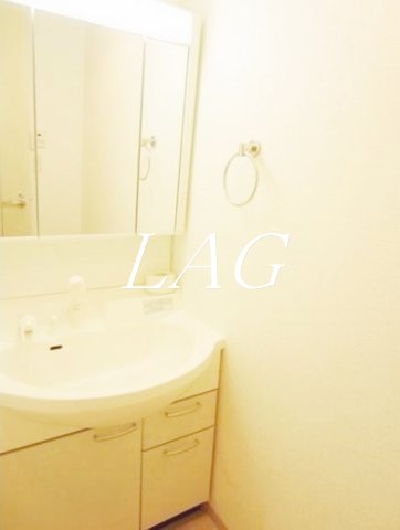 洗面設備　独立洗面台です。