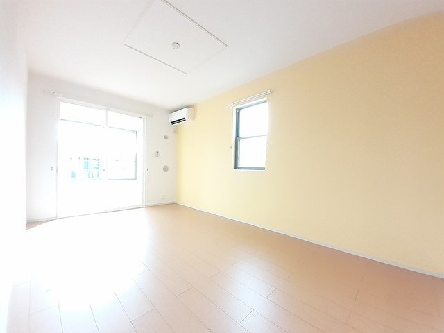 居室・リビング　中はこのようになっています